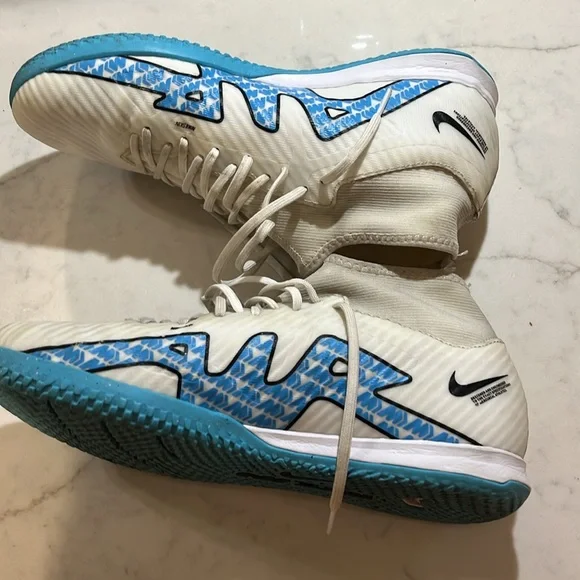 Nike Air Futsal shoes! Only used a couple times and in great condition! - Picture 2 of 4